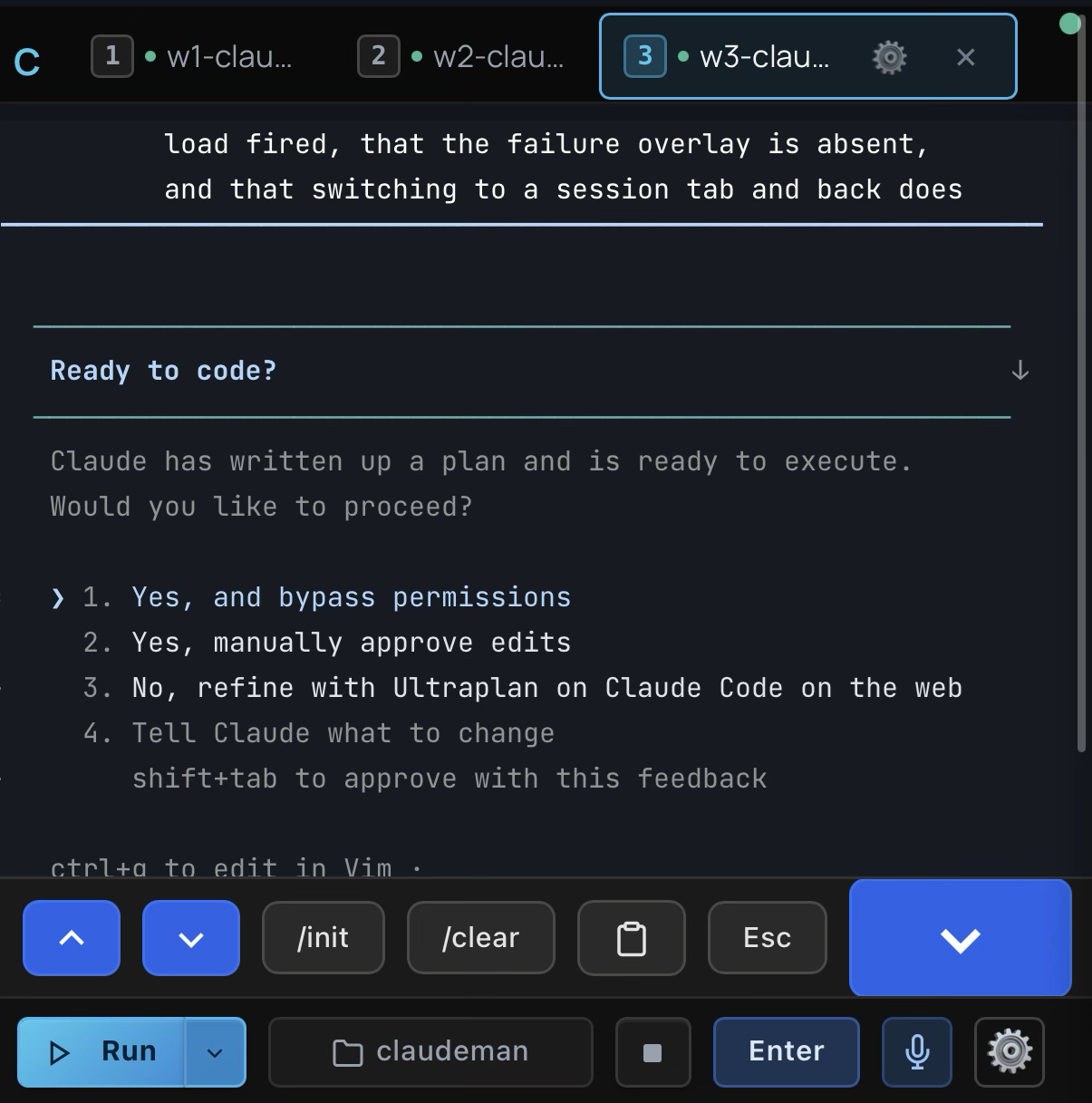 Mobile toolbar: accessory bar with /init, /clear, clipboard and Esc above the Run, case, stop, Enter, voice and settings controls