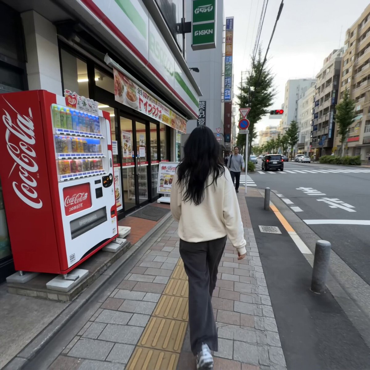 Realistic Tokyo Convenience Store Vlog